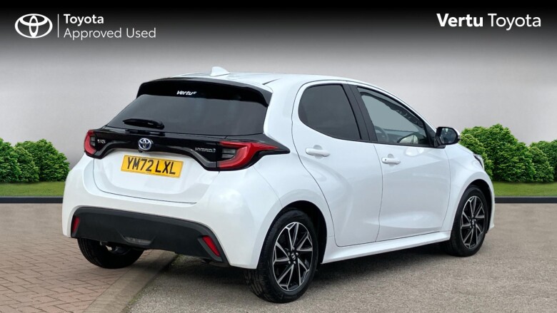 Toyota Yaris 1.5 Hybrid Design 5dr CVT Hybrid Hatchback